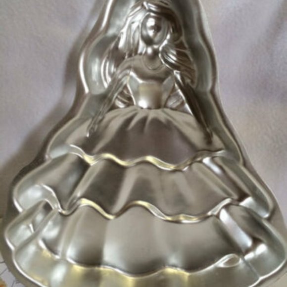 Wilton Barbie Doll Beautiful Day Cake Pan Mold - Picture 3 of 5